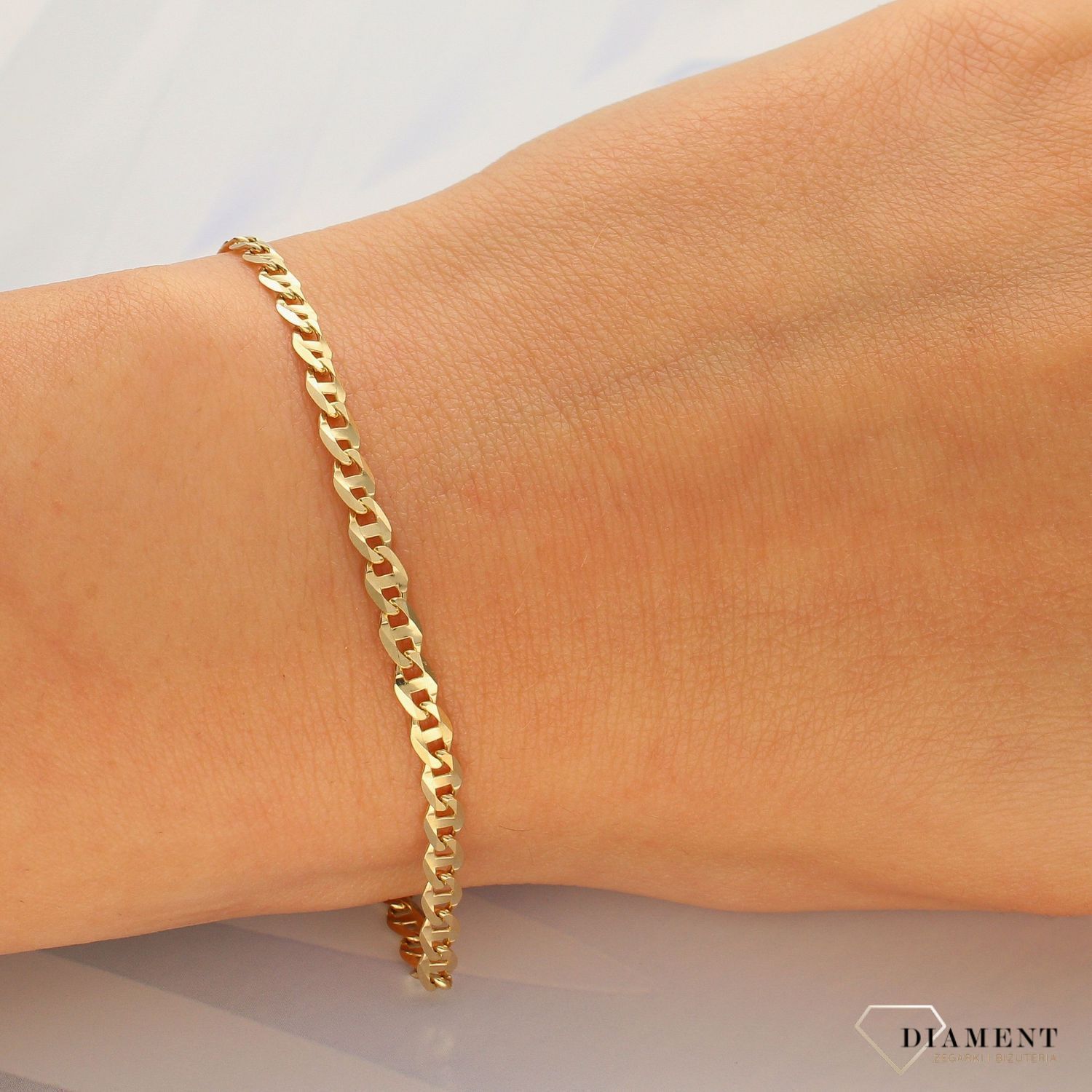 Złota bransoletka 333 o splocie Gucci 4 mm DIA-BRA-FPBCGDE 080-333 4mm. Bransoletka w takiej formie to ciekawy model (1).jpg